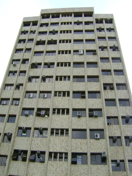 Fachada do Centro Empresarial Santana, Santana