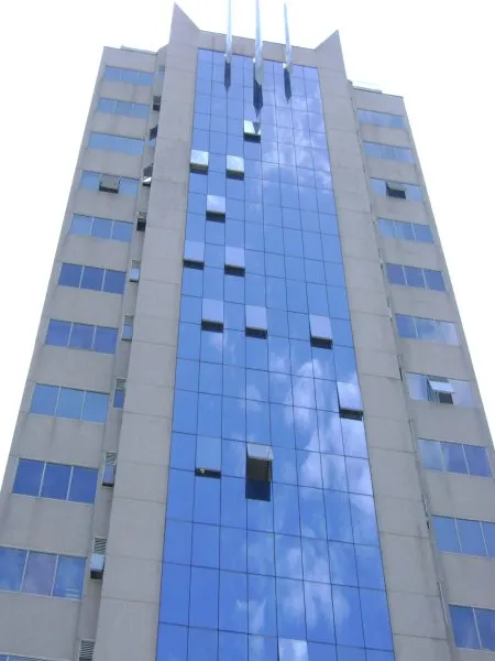 Fachada do New Place Of Business, Saúde
