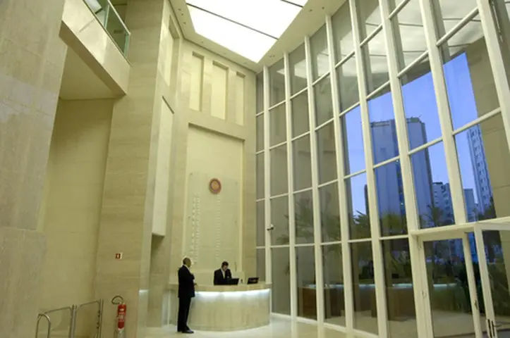 Hall de entrada — Çiragan Office, Cerqueira César
