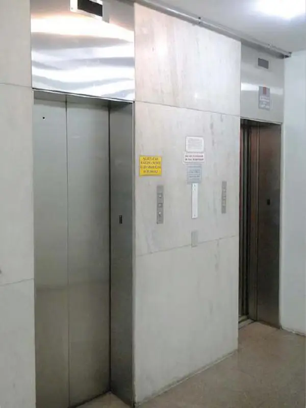 Hall de entrada — Ed. Adriatica, República