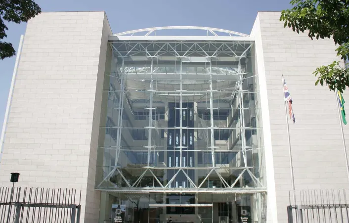 Fachada do Centro Brasileiro Britânico, Pinheiros