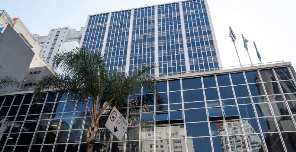 Yervant Kissajikian – Avenida Paulista, escritório corporativo — foto 10