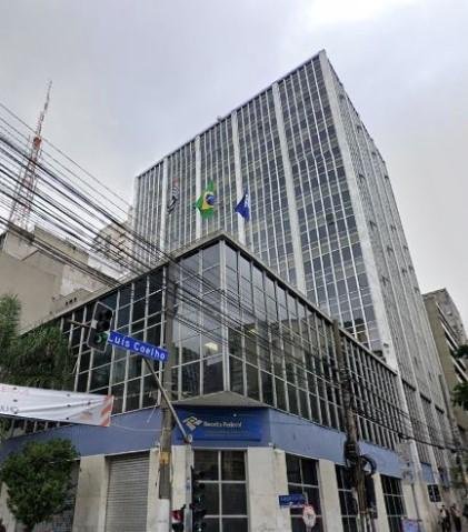 Yervant Kissajikian – Avenida Paulista, escritório corporativo