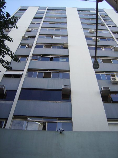 Fachada do Condomínio Edifício 9 de Julho em Pinheiros, São Paulo