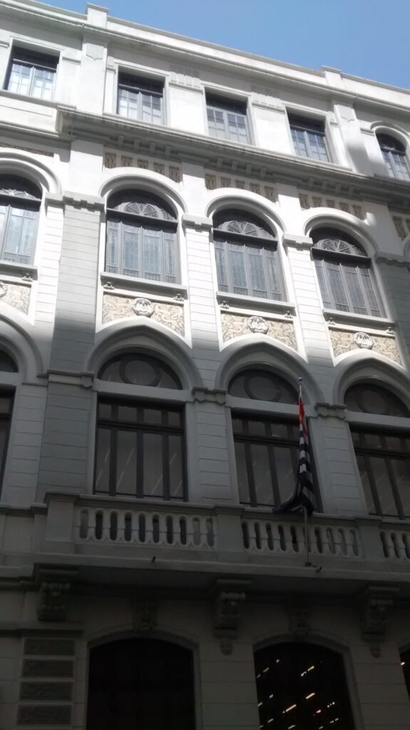 Fachada do Banco Santander em Centro, São Paulo