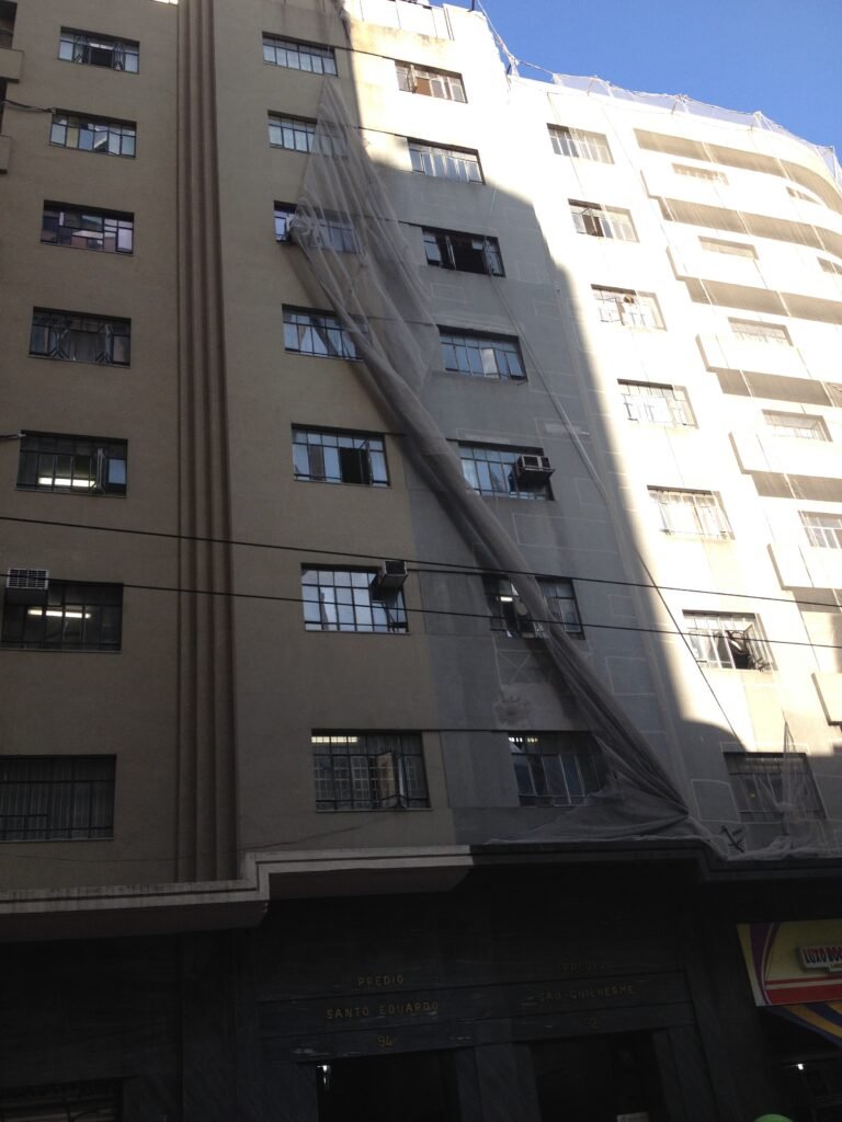 Santo Eduardo — Rua Líbero Badaró, 94, Centro