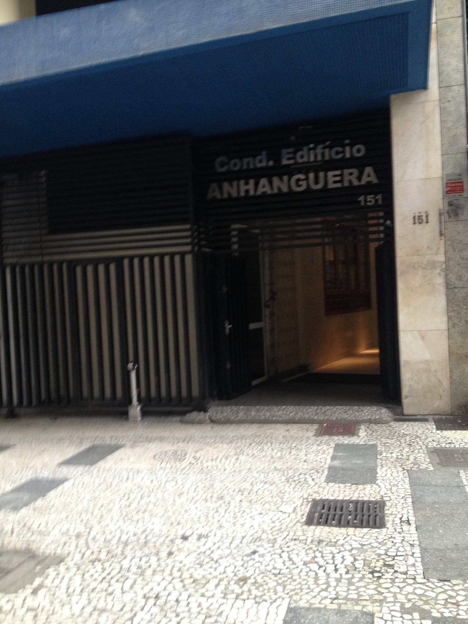 Fachada do Anhanguera em República, São Paulo