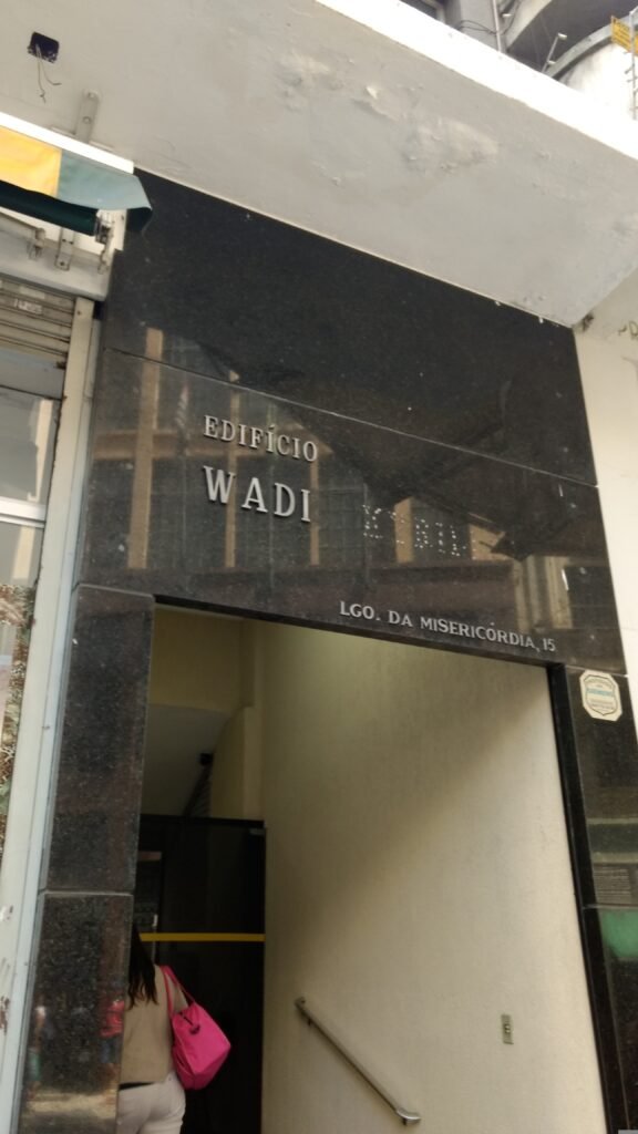 Wadih Kyrillos — Lgo. da Misericórdia, 15, Centro