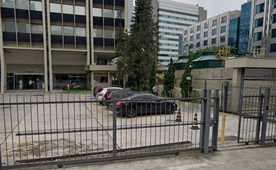Fachada do Condomínio Conjunto Morumbi I em Vila Gertrudes, São Paulo