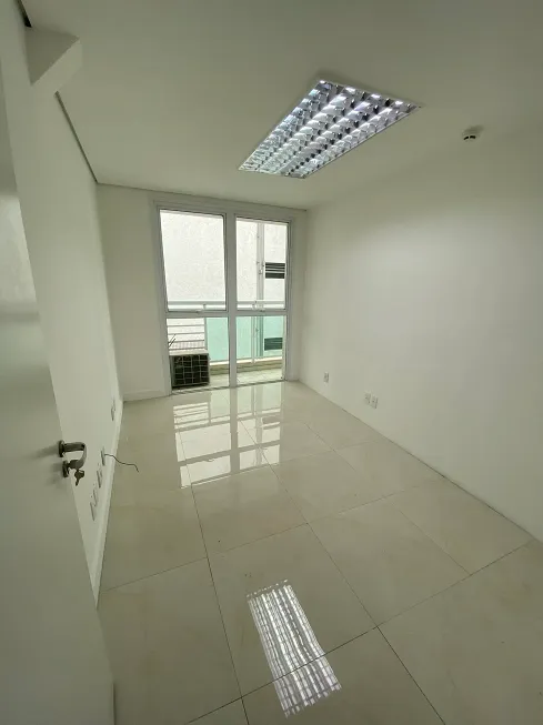 Neo Offices Adolfo Pinheiro