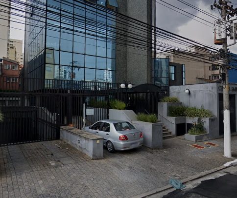 Fachada do Centro Empresarial Vari em Santana, São Paulo