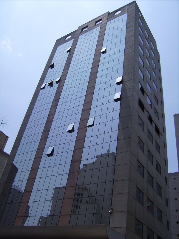 YKK — Rua Matias Aires, 402, Consolação