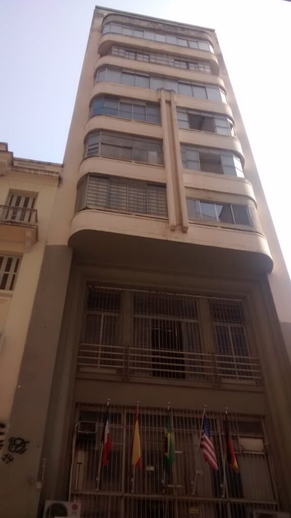 Adenilda — Rua Vinte e Quatro de Maio, 247, República