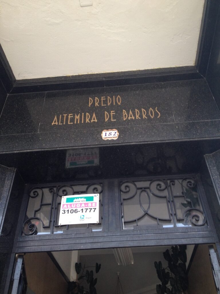 Altemira de Barros — Praça Doutor João Mendes, 182, Centro