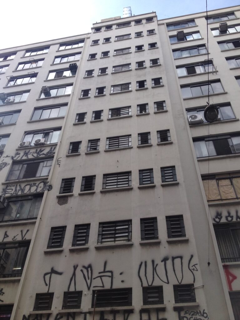 Dedier Alfaguez — Rua Quintino Bocaiúva, 161, Sé