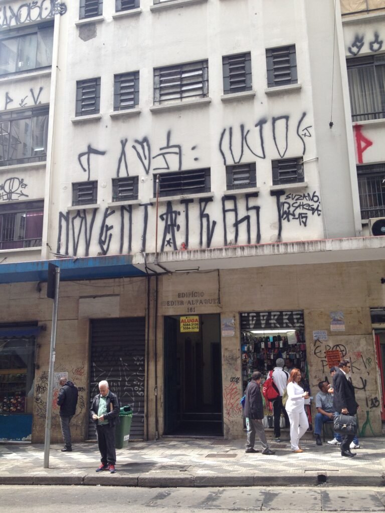 Dedier Alfaguez — Rua Quintino Bocaiúva, 161, Sé