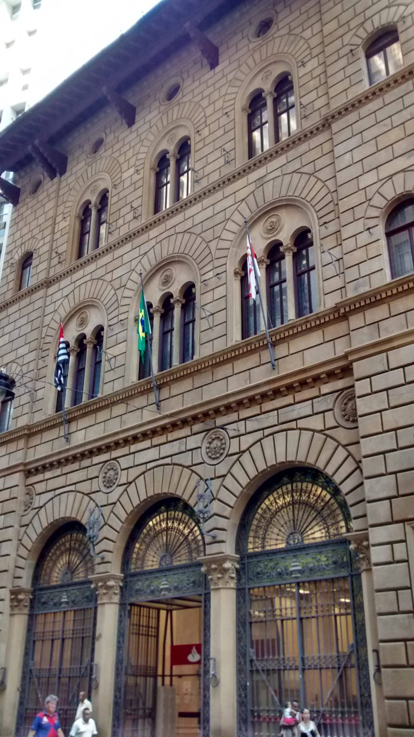 Banco Mercantil Descontos — Rua Quinze de Novembro, 213, Centro