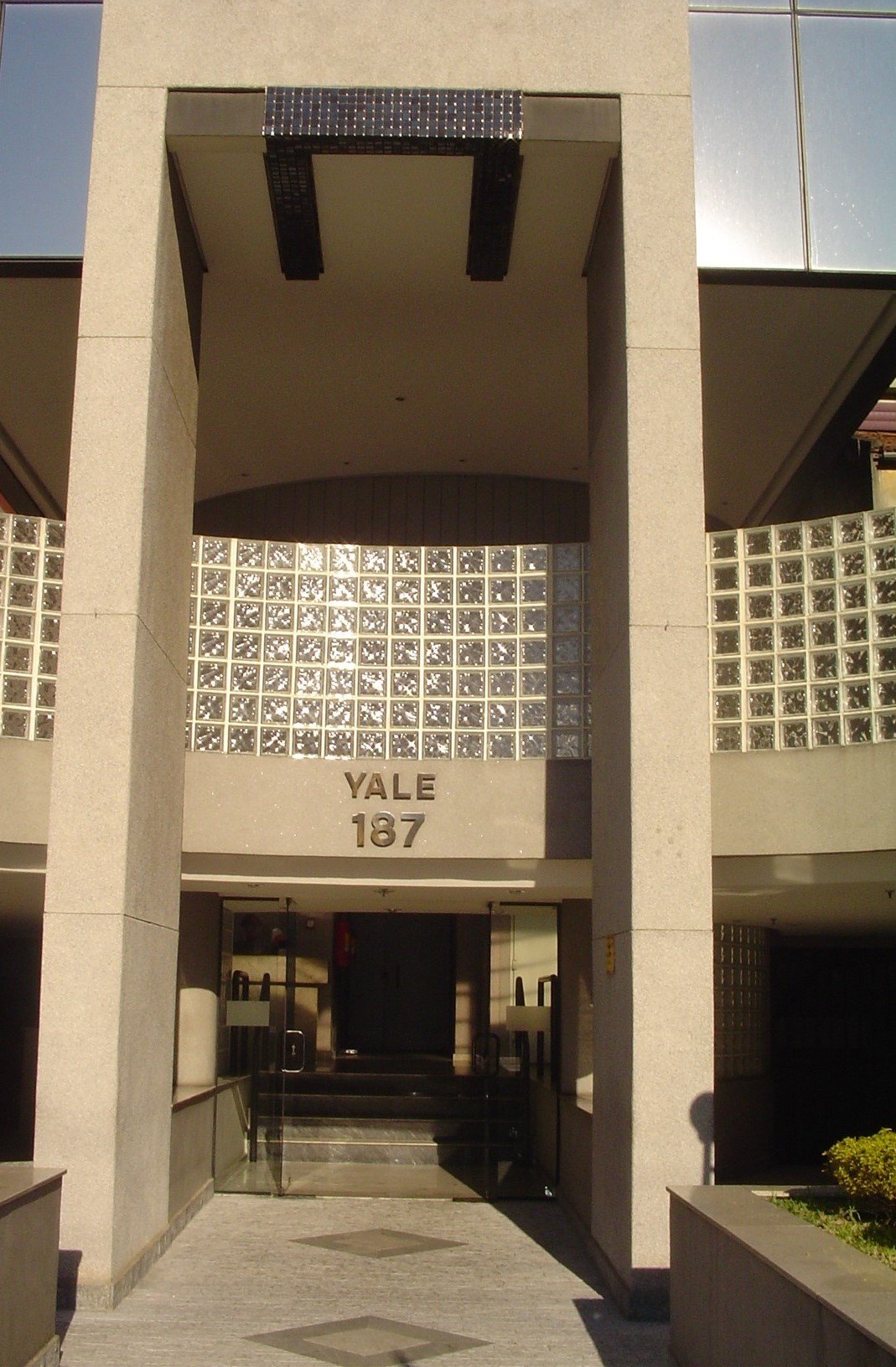 Yale — Al. Joaquim Eugênio de Lima, 187, Bela Vista