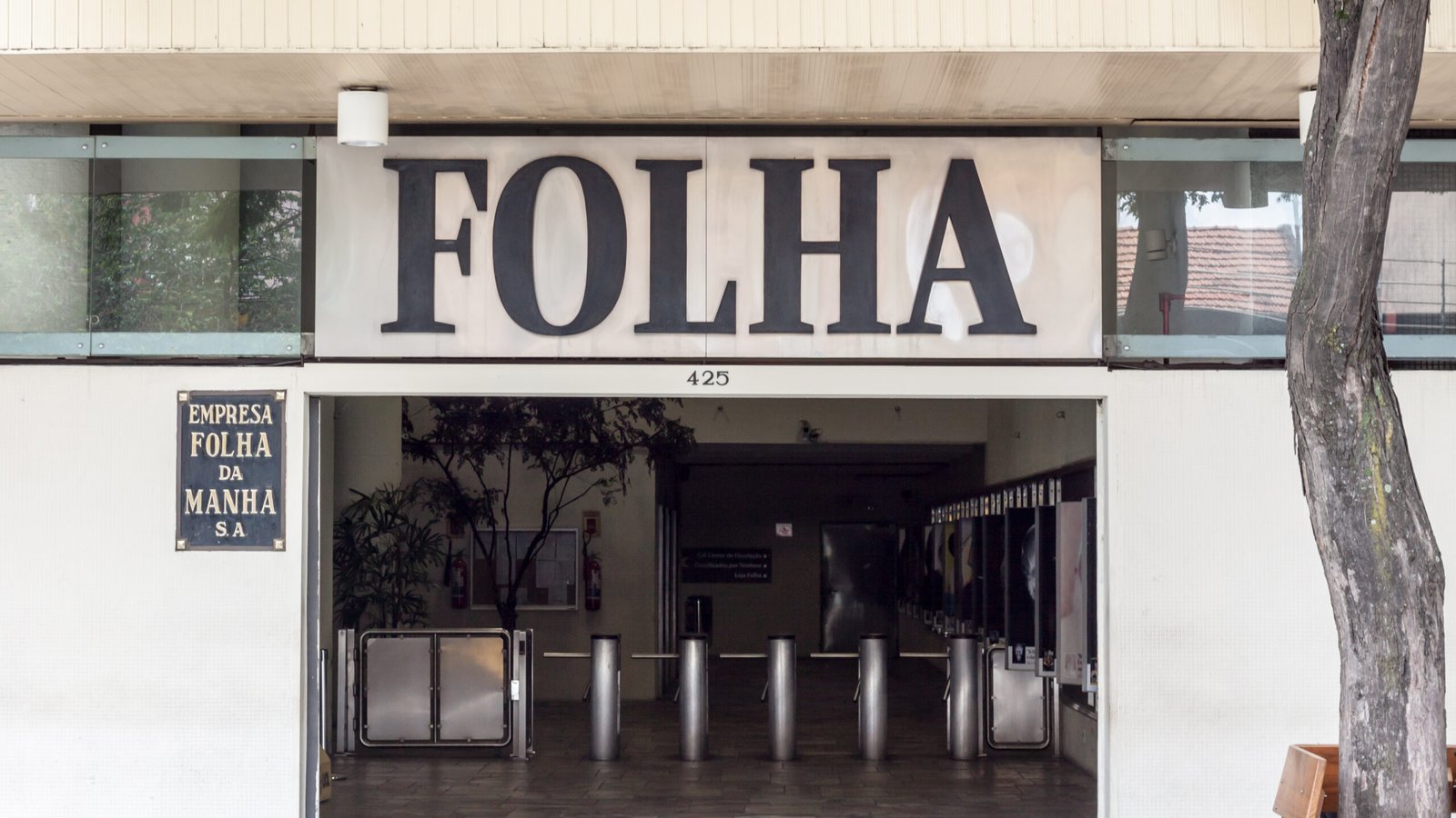 Folha De Manhã — Alameda Barão de Limeira, 425, Santa Cecília